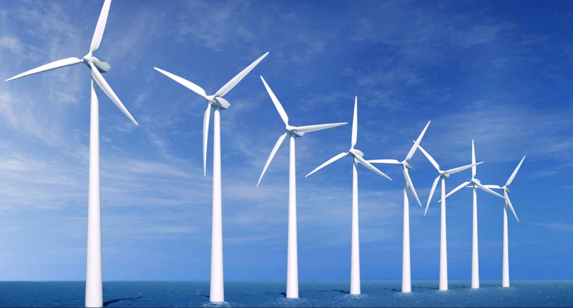 Offshore windpark met windturbines op zee